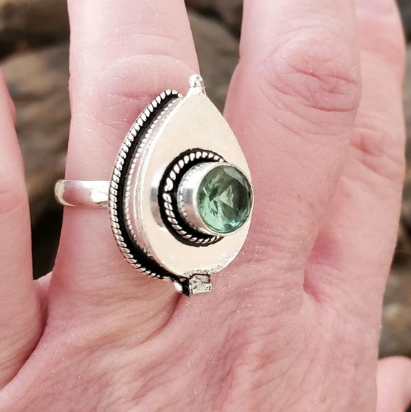 New Green Quartz 925 Silver Poison Ring. - Picture 16 of 16